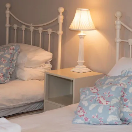 East Wing Ingleby Manor * Battersby